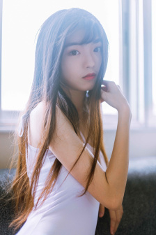漂亮的保姆播放中文版